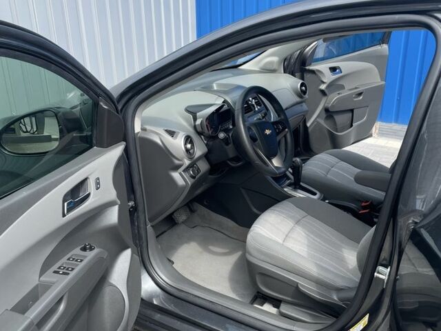 Сірий Шевроле Сонік, об'ємом двигуна 1.8 л та пробігом 173 тис. км за 6600 $, фото 17 на Automoto.ua