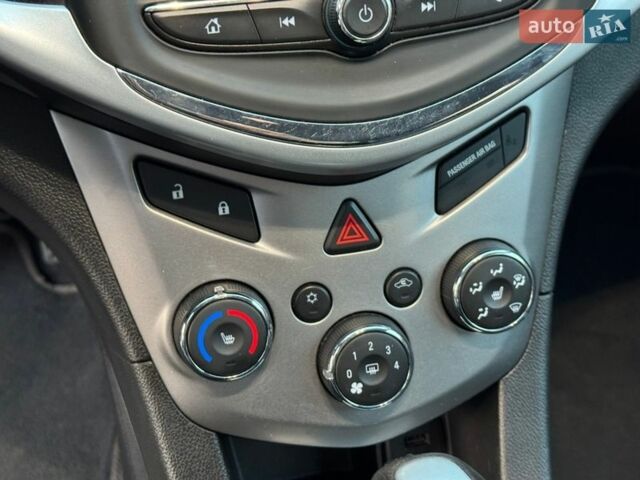Сірий Шевроле Сонік, об'ємом двигуна 1.8 л та пробігом 103 тис. км за 9699 $, фото 21 на Automoto.ua