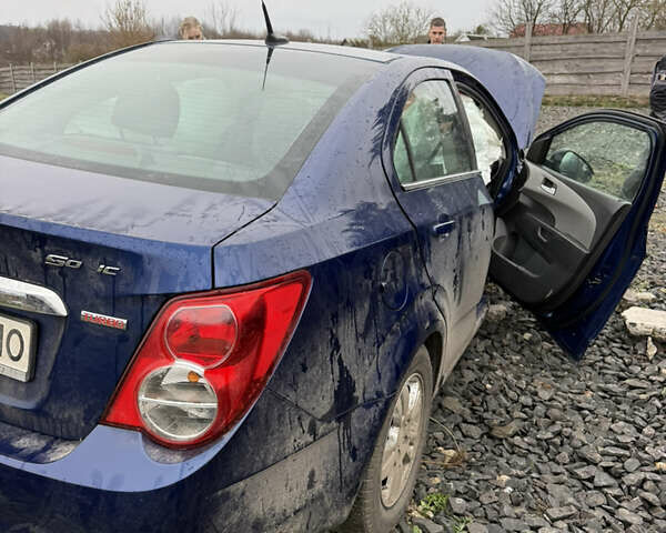 Синій Шевроле Сонік, об'ємом двигуна 1.36 л та пробігом 240 тис. км за 2400 $, фото 2 на Automoto.ua