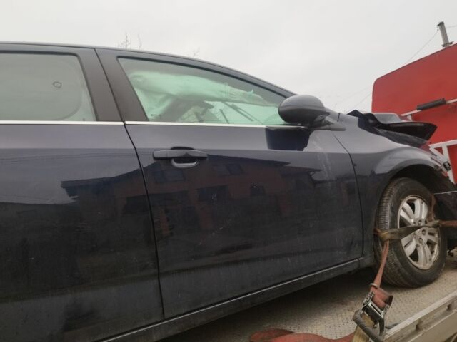 Синий Шевроле Соник, объемом двигателя 1.8 л и пробегом 87 тыс. км за 2500 $, фото 5 на Automoto.ua