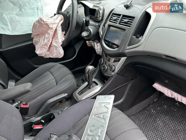 Синий Шевроле Соник, объемом двигателя 1.8 л и пробегом 87 тыс. км за 2500 $, фото 2 на Automoto.ua