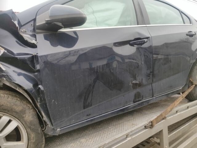 Синий Шевроле Соник, объемом двигателя 1.8 л и пробегом 87 тыс. км за 2500 $, фото 3 на Automoto.ua