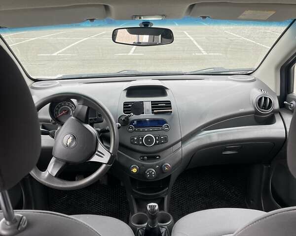 Шевроле Спарк 2010 у Києві на Automoto.ua Білий Шевроле Спарк, об'ємом двигуна 1 л та пробігом 219 тис. км за 4500 $, фото 16 на Automoto.ua