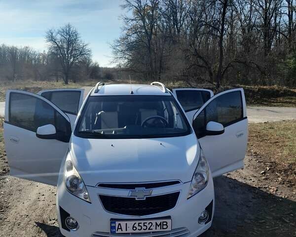 Білий Шевроле Спарк, об'ємом двигуна 1.2 л та пробігом 179 тис. км за 4700 $, фото 5 на Automoto.ua