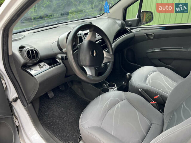 Білий Шевроле Спарк, об'ємом двигуна 1 л та пробігом 184 тис. км за 4700 $, фото 5 на Automoto.ua