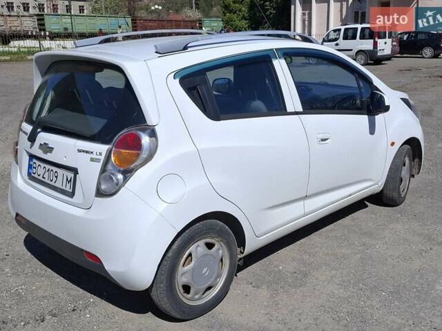 Білий Шевроле Спарк, об'ємом двигуна 1 л та пробігом 254 тис. км за 5400 $, фото 3 на Automoto.ua
