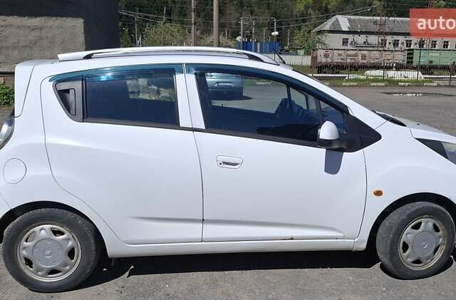 Білий Шевроле Спарк, об'ємом двигуна 1 л та пробігом 254 тис. км за 5400 $, фото 4 на Automoto.ua