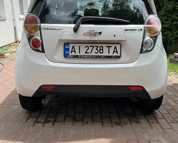 Білий Шевроле Спарк, об'ємом двигуна 1 л та пробігом 184 тис. км за 4700 $, фото 2 на Automoto.ua