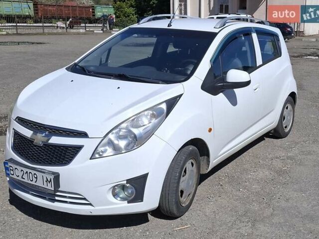 Білий Шевроле Спарк, об'ємом двигуна 1 л та пробігом 254 тис. км за 5400 $, фото 1 на Automoto.ua