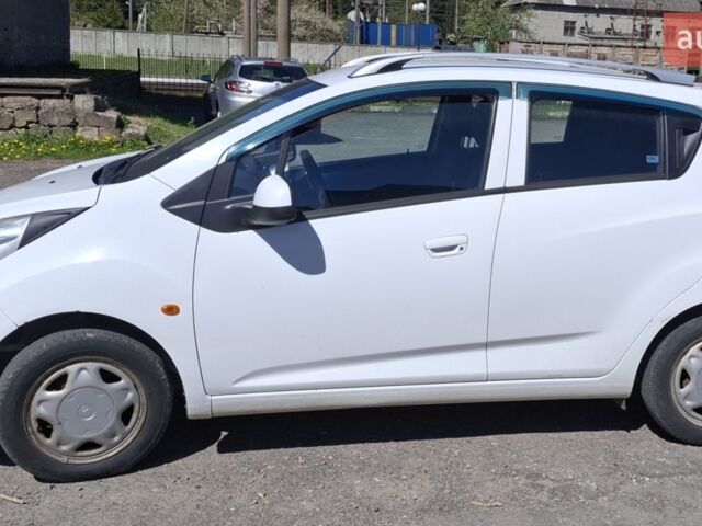 Білий Шевроле Спарк, об'ємом двигуна 1 л та пробігом 254 тис. км за 5400 $, фото 2 на Automoto.ua