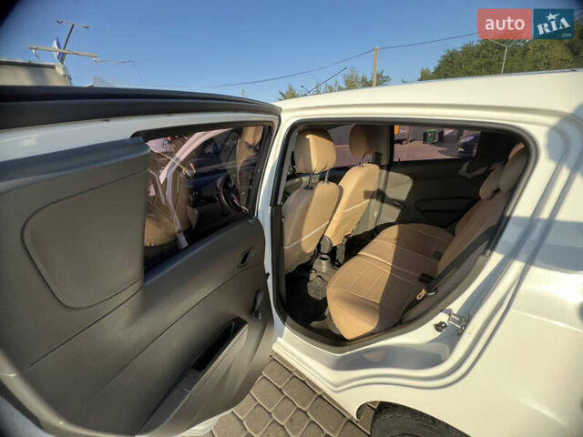 Білий Шевроле Спарк, об'ємом двигуна 1 л та пробігом 170 тис. км за 3500 $, фото 8 на Automoto.ua