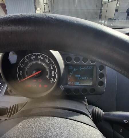 Шевроле Спарк 2011 у Александрие на Automoto.ua Білий Шевроле Спарк, об'ємом двигуна 1 л та пробігом 182 тис. км за 4000 $, фото 9 на Automoto.ua