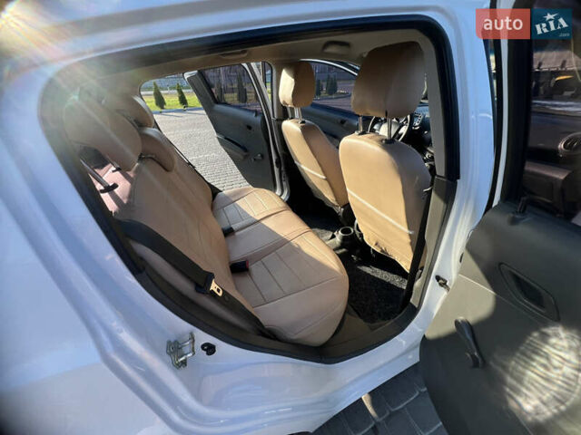 Білий Шевроле Спарк, об'ємом двигуна 1 л та пробігом 170 тис. км за 3500 $, фото 9 на Automoto.ua