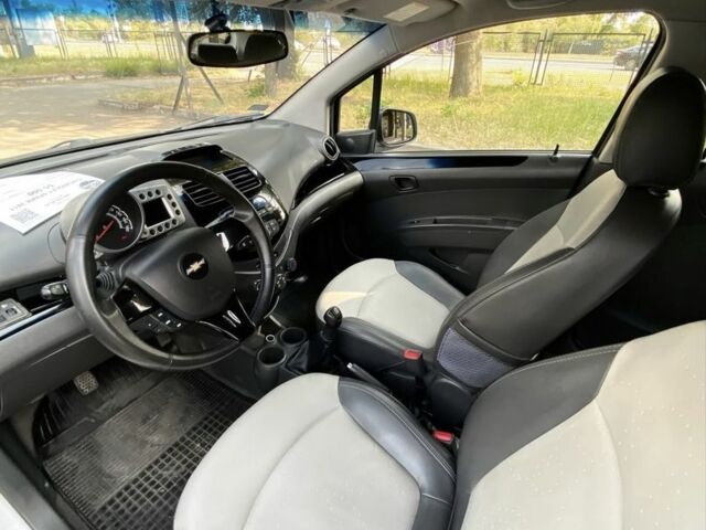 Білий Шевроле Спарк, об'ємом двигуна 1 л та пробігом 124 тис. км за 5000 $, фото 7 на Automoto.ua