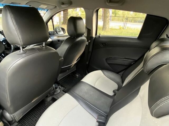 Білий Шевроле Спарк, об'ємом двигуна 1 л та пробігом 124 тис. км за 5000 $, фото 6 на Automoto.ua