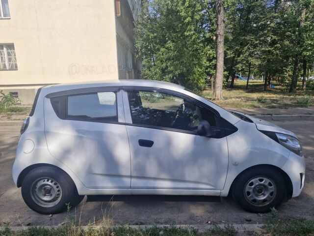 Белый Шевроле Спарк, объемом двигателя 1 л и пробегом 176 тыс. км за 3557 $, фото 13 на Automoto.ua