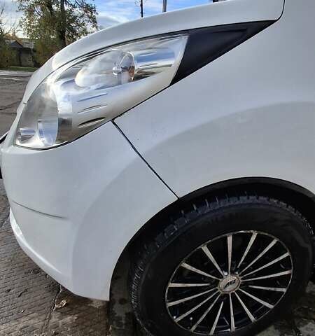 Шевроле Спарк 2011 у Александрие на Automoto.ua Білий Шевроле Спарк, об'ємом двигуна 1 л та пробігом 182 тис. км за 4000 $, фото 7 на Automoto.ua