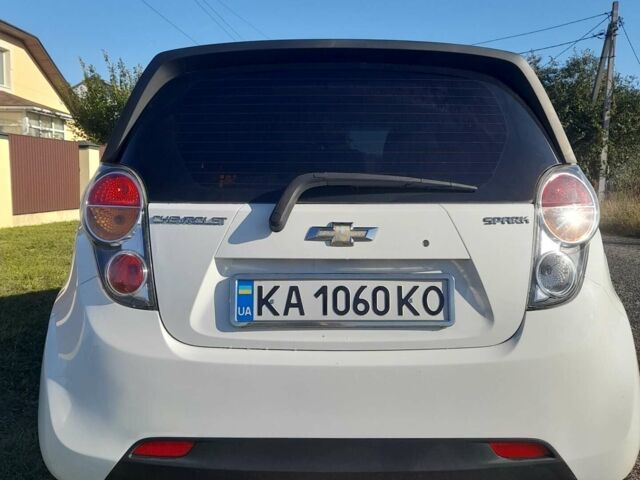 Белый Шевроле Спарк, объемом двигателя 1 л и пробегом 163 тыс. км за 4450 $, фото 4 на Automoto.ua