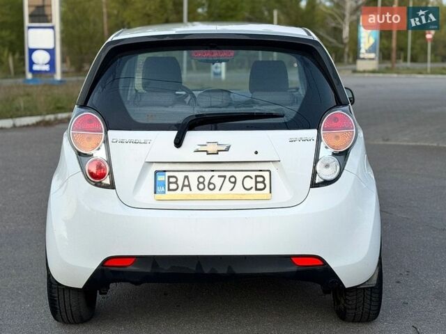 Белый Шевроле Спарк, объемом двигателя 1 л и пробегом 180 тыс. км за 4300 $, фото 5 на Automoto.ua