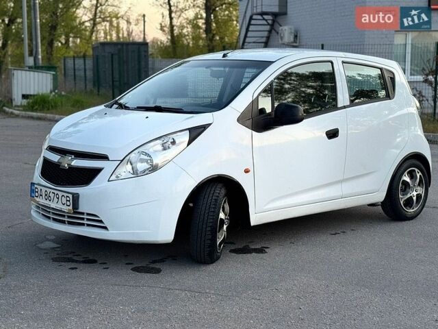 Белый Шевроле Спарк, объемом двигателя 1 л и пробегом 180 тыс. км за 4300 $, фото 13 на Automoto.ua