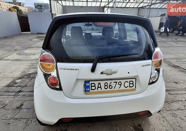 Шевроле Спарк 2011 у Александрие на Automoto.ua Білий Шевроле Спарк, об'ємом двигуна 1 л та пробігом 182 тис. км за 4000 $, фото 4 на Automoto.ua