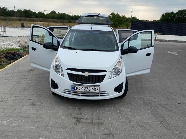 Білий Шевроле Спарк, об'ємом двигуна 1.2 л та пробігом 75 тис. км за 4900 $, фото 3 на Automoto.ua