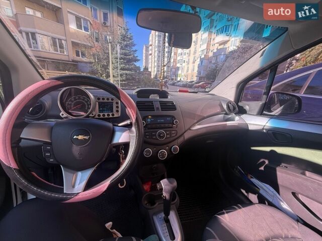 Белый Шевроле Спарк, объемом двигателя 1 л и пробегом 104 тыс. км за 6300 $, фото 7 на Automoto.ua