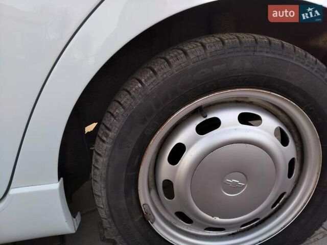 Білий Шевроле Спарк, об'ємом двигуна 1.21 л та пробігом 156 тис. км за 5600 $, фото 9 на Automoto.ua