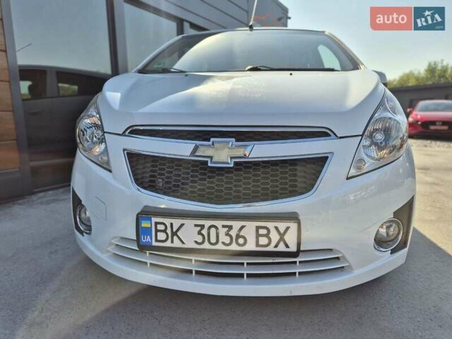 Білий Шевроле Спарк, об'ємом двигуна 1 л та пробігом 94 тис. км за 4937 $, фото 20 на Automoto.ua