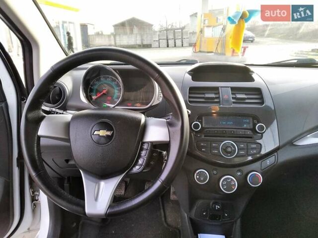 Білий Шевроле Спарк, об'ємом двигуна 1.21 л та пробігом 156 тис. км за 5600 $, фото 14 на Automoto.ua