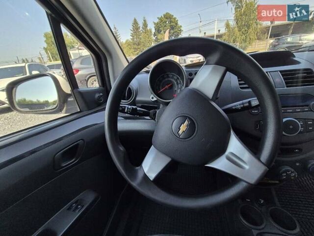 Белый Шевроле Спарк, объемом двигателя 1 л и пробегом 94 тыс. км за 4943 $, фото 10 на Automoto.ua