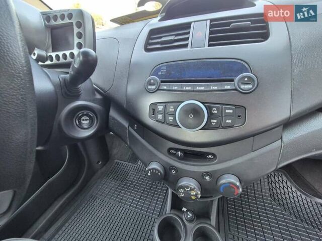 Белый Шевроле Спарк, объемом двигателя 1 л и пробегом 94 тыс. км за 4943 $, фото 9 на Automoto.ua