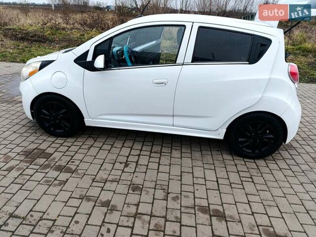 Белый Шевроле Спарк, объемом двигателя 0 л и пробегом 199 тыс. км за 5500 $, фото 10 на Automoto.ua