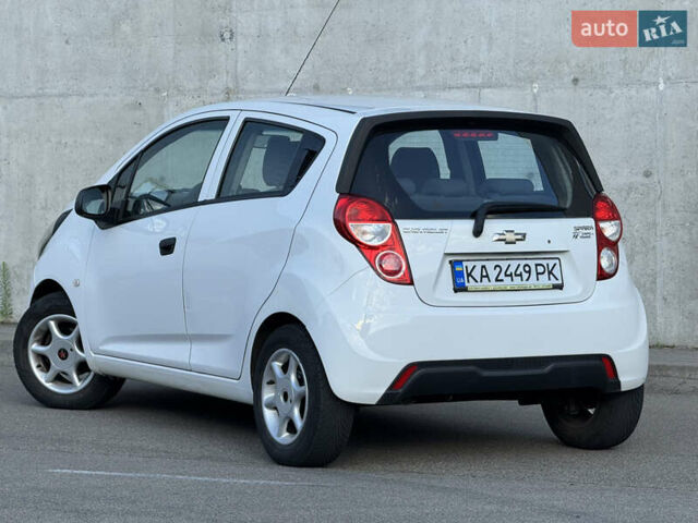Белый Шевроле Спарк, объемом двигателя 1 л и пробегом 143 тыс. км за 3600 $, фото 9 на Automoto.ua
