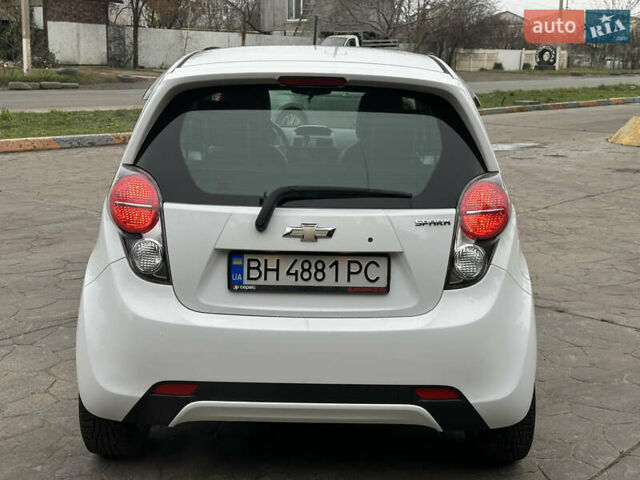 Білий Шевроле Спарк, об'ємом двигуна 1.21 л та пробігом 144 тис. км за 6500 $, фото 5 на Automoto.ua