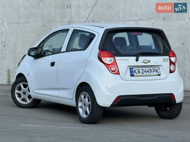 Белый Шевроле Спарк, объемом двигателя 1 л и пробегом 143 тыс. км за 3600 $, фото 8 на Automoto.ua