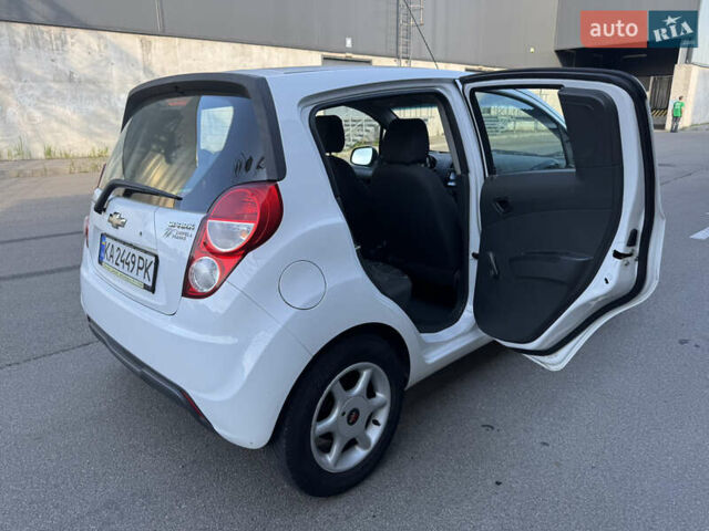 Белый Шевроле Спарк, объемом двигателя 1 л и пробегом 143 тыс. км за 3600 $, фото 36 на Automoto.ua