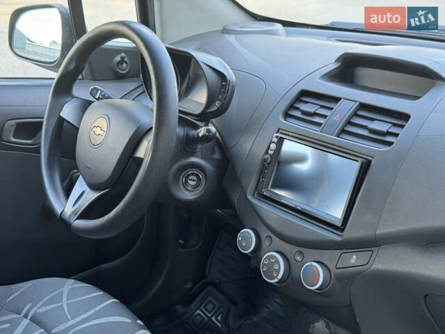 Белый Шевроле Спарк, объемом двигателя 1 л и пробегом 143 тыс. км за 3600 $, фото 40 на Automoto.ua