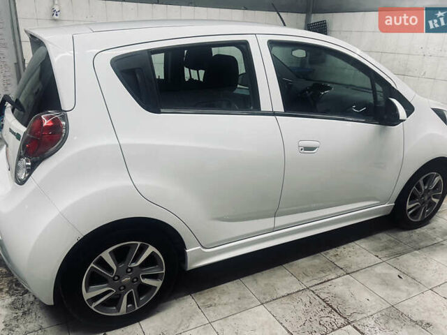 Білий Шевроле Спарк, об'ємом двигуна 0 л та пробігом 55 тис. км за 7700 $, фото 2 на Automoto.ua