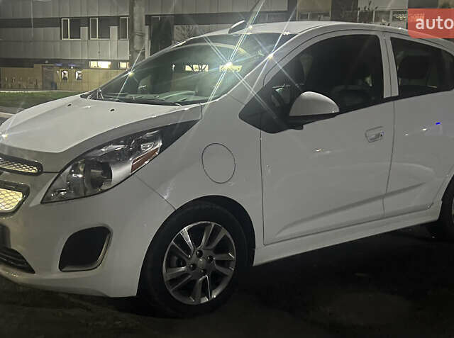 Білий Шевроле Спарк, об'ємом двигуна 0 л та пробігом 55 тис. км за 7700 $, фото 16 на Automoto.ua