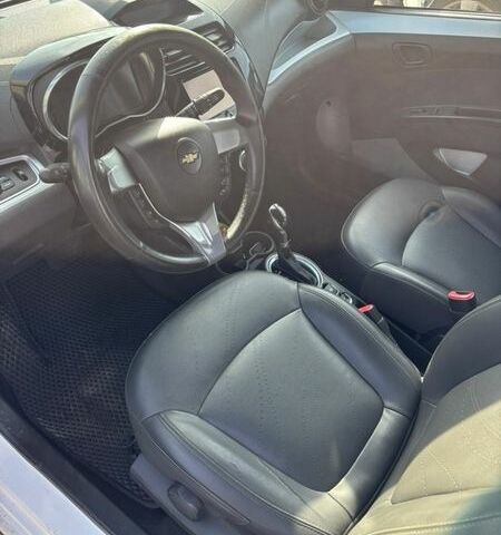 Білий Шевроле Спарк, об'ємом двигуна 0 л та пробігом 5 тис. км за 5100 $, фото 4 на Automoto.ua