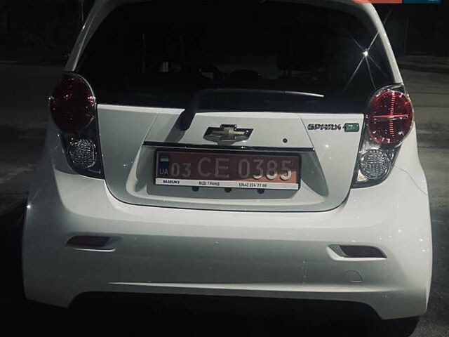 Білий Шевроле Спарк, об'ємом двигуна 0 л та пробігом 55 тис. км за 7700 $, фото 12 на Automoto.ua