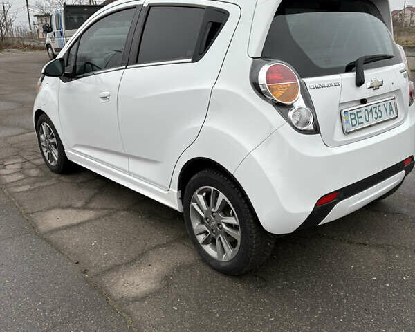 Білий Шевроле Спарк, об'ємом двигуна 0 л та пробігом 78 тис. км за 10000 $, фото 4 на Automoto.ua