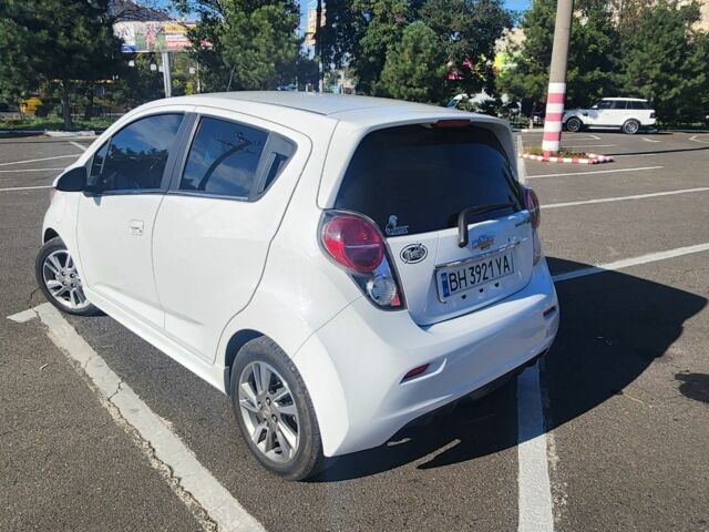 Шевроле Спарк 2016 в Одессе на Automoto.ua Белый Шевроле Спарк, объемом двигателя 0 л и пробегом 74 тыс. км за 7450 $, фото 7 на Automoto.ua