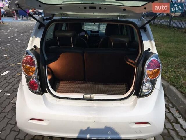 Белый Шевроле Спарк, объемом двигателя 0 л и пробегом 84 тыс. км за 6900 $, фото 19 на Automoto.ua