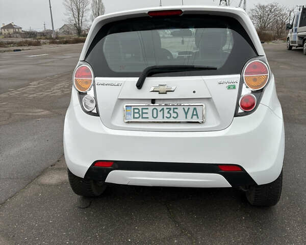 Білий Шевроле Спарк, об'ємом двигуна 0 л та пробігом 78 тис. км за 10000 $, фото 5 на Automoto.ua