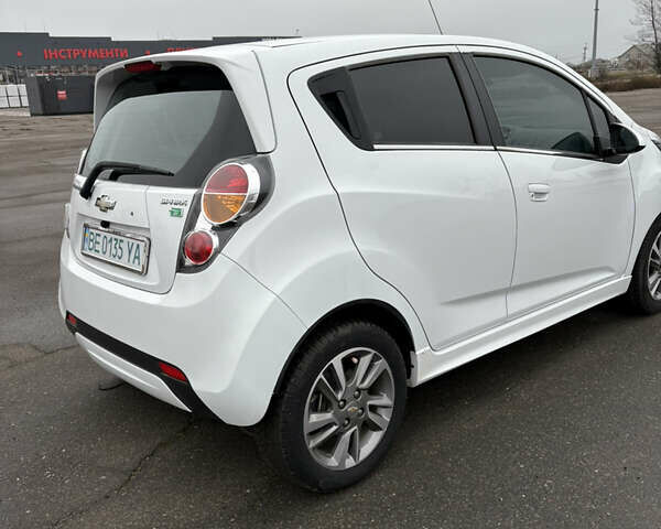 Білий Шевроле Спарк, об'ємом двигуна 0 л та пробігом 78 тис. км за 10000 $, фото 6 на Automoto.ua