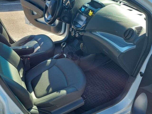 Білий Шевроле Спарк, об'ємом двигуна 0 л та пробігом 118 тис. км за 7499 $, фото 6 на Automoto.ua