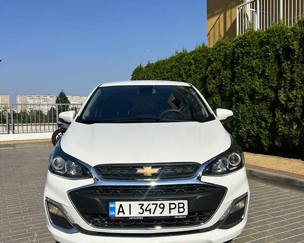 Білий Шевроле Спарк, об'ємом двигуна 1.4 л та пробігом 50 тис. км за 8500 $, фото 3 на Automoto.ua