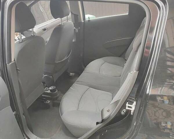 Черный Шевроле Спарк, объемом двигателя 1 л и пробегом 145 тыс. км за 4800 $, фото 3 на Automoto.ua